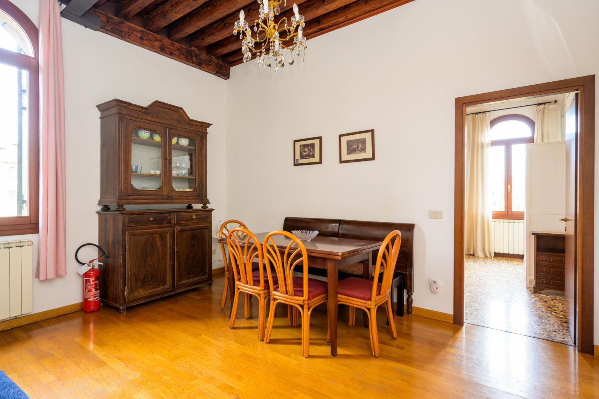 San Trovaso Apartment Venice