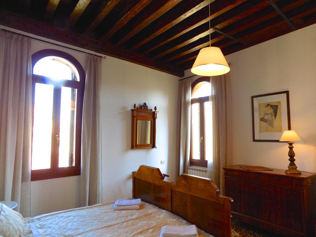 San Trovaso Apartment Venice